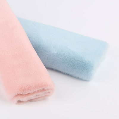Pluisstof met 10-20 mm stapel en zeer zachte textuur 100% polyester konijnen bontstof