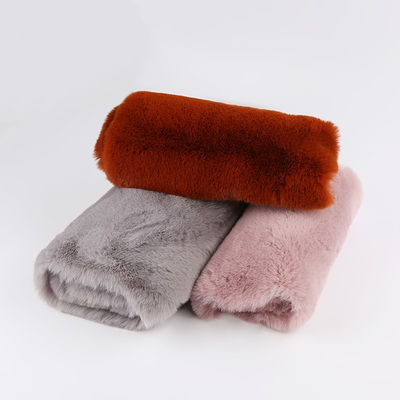 Superzacht 100% polyester 20-25mm D gebreide stof konijnen bont stof voor de comfortabiliteit