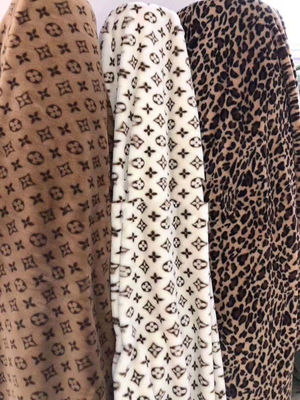 10-20 mm Zeer zacht kort afdrukken Fake Rabbit Fur Stof met anti-pull technologie