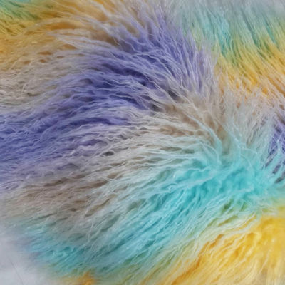 Gebreide rugtechnieken Langstapel bontstof in heldere kleuren voor kledingstukken of kussens