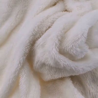 Britse markt 58/60" breedte Wit polyester bontstof met 96F dichtheid