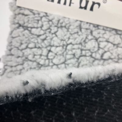 Schoon en duurzaam gedrukt Shu Velveteen stof voor winterkleding 100% polyester