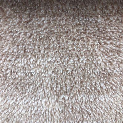 100% polyester, kationisch gekleurd gebreide Sherpa-vliesstof voor verschillende toepassingen