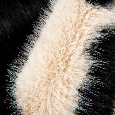 Ervaar het comfort van Big Fur 100 Polyester garen Telling Geen in winterkleding