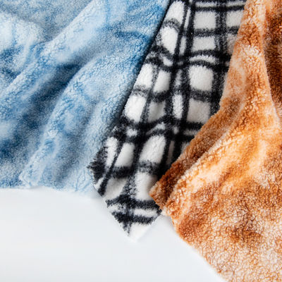 Gepersonaliseerde dichtheid Middelgewicht Speciale kleur Teddy Vlies Stof voor kleding / sofa
