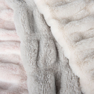 Zacht pluisstof voor huishoudelijke textiel 100% polyester elastisch nep konijnvel 58/60" breed