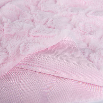 Gepersonaliseerde ontwerpen Fals Fur Stof Polyester Strip Embossing voor vrouwen winterjas