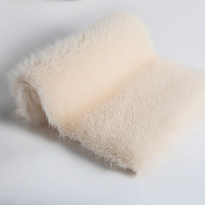 Zacht 100% polyester, vals konijnenvelstof voor winterponchos en damespulsen