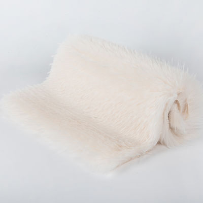 Aanpassingskleuren 100% polyester vals bontstof voor dameskleding