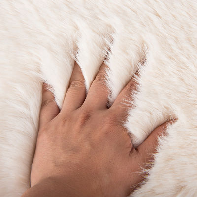 Aanpassingskleuren 100% polyester vals bontstof voor dameskleding