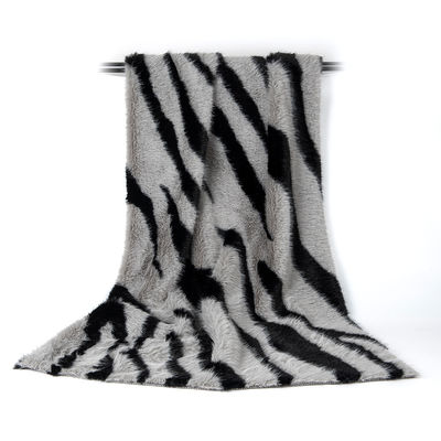 Ladies Long Vest Pile Faux Fur Stof met Strip Printing en Plush in Weft Suede