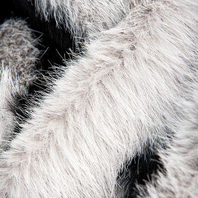 Ladies Long Vest Pile Faux Fur Stof met Strip Printing en Plush in Weft Suede