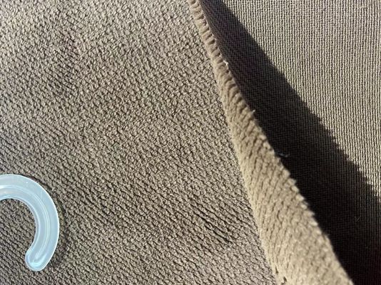 Zacht handgevoelige gebreide weefsel polyester vliesstof voor kleding/speelgoed 100% polyester