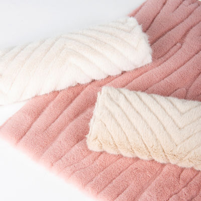 Breedte 58/60" Aangepaste kleur 100% polyester geborstelde valse bontstof pluisstof Gratis monster